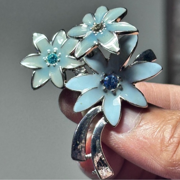Blue Enamel Floral Silver Tone Brooch with Rhinestone 1375 R - Picture 5 of 7